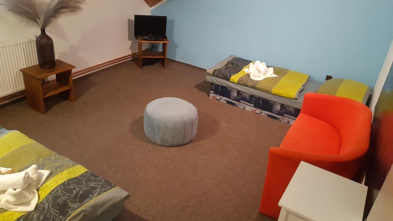 Budha Apartma Jirikov  Eksteriør bilde