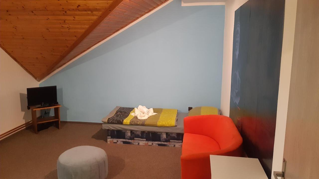 Budha Apartma Jirikov  Eksteriør bilde